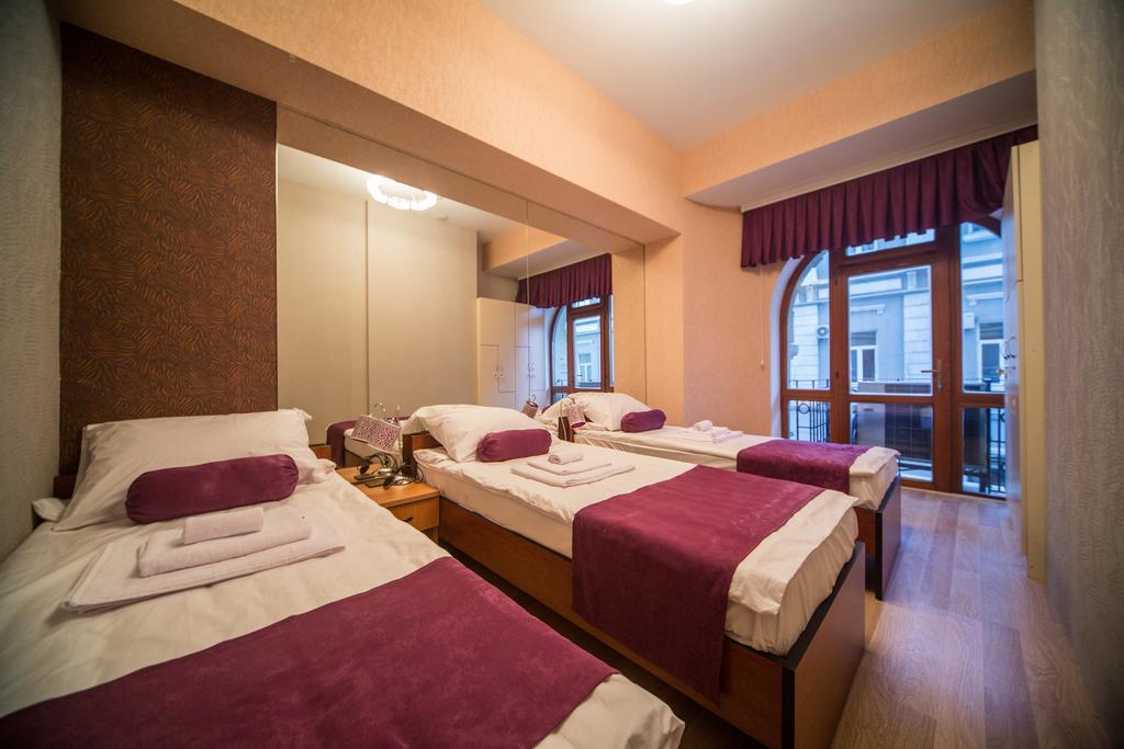 Hostel Inn Hotel&Hostel Баку Екстериор снимка