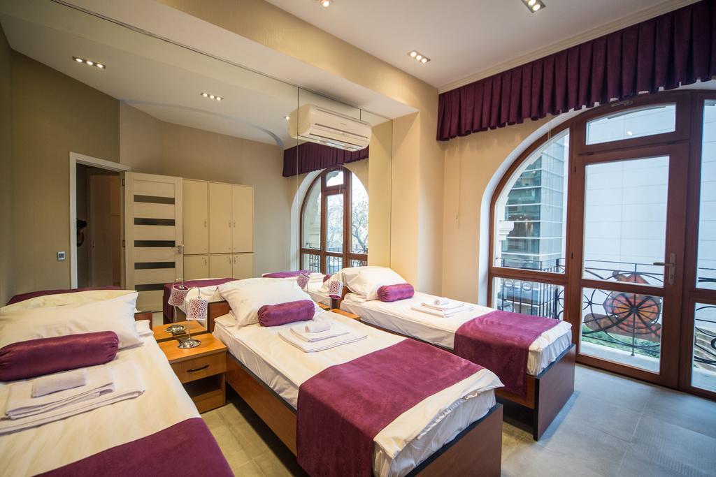 Hostel Inn Hotel&Hostel Баку Екстериор снимка