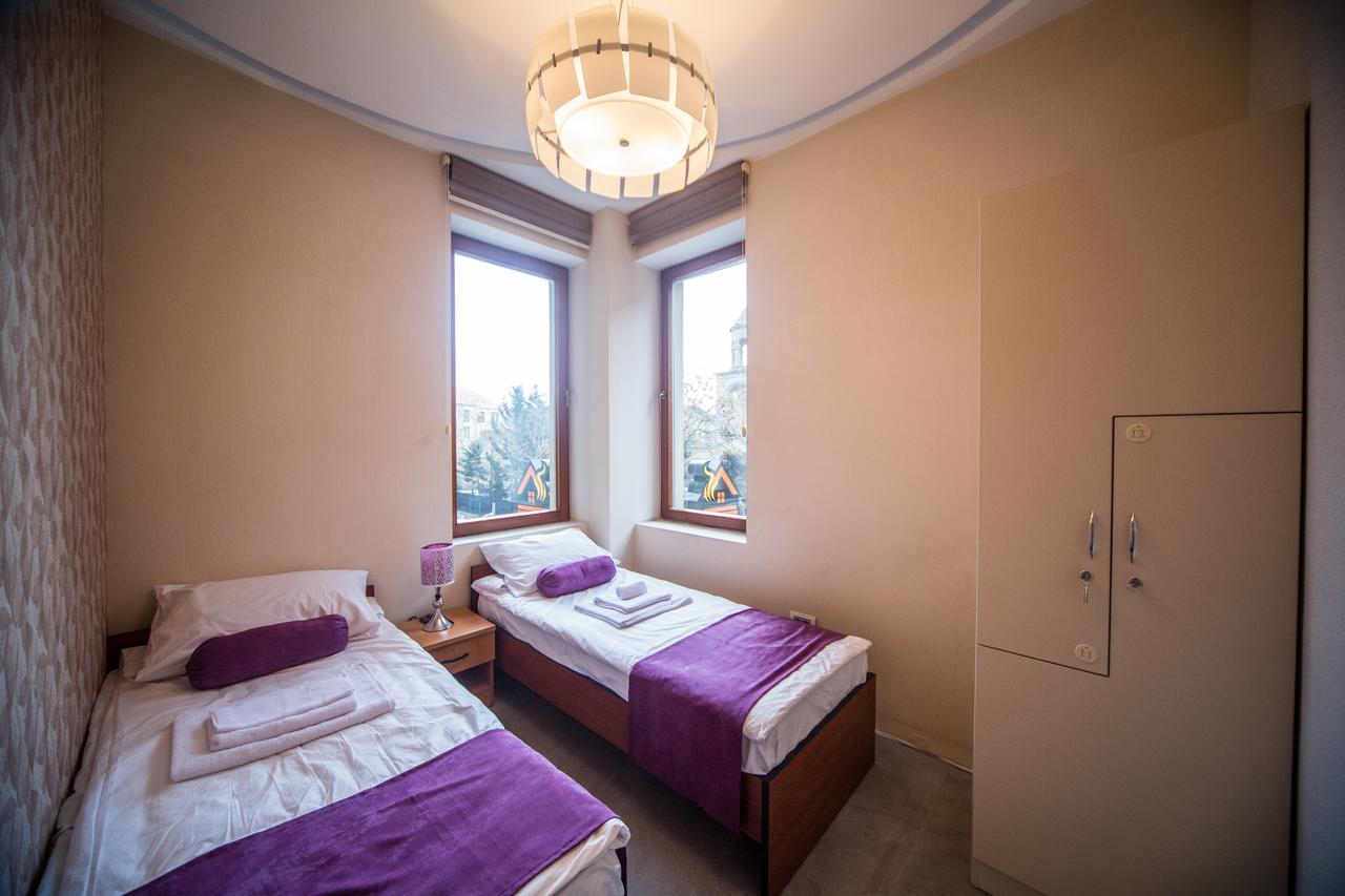 Hostel Inn Hotel&Hostel Баку Екстериор снимка