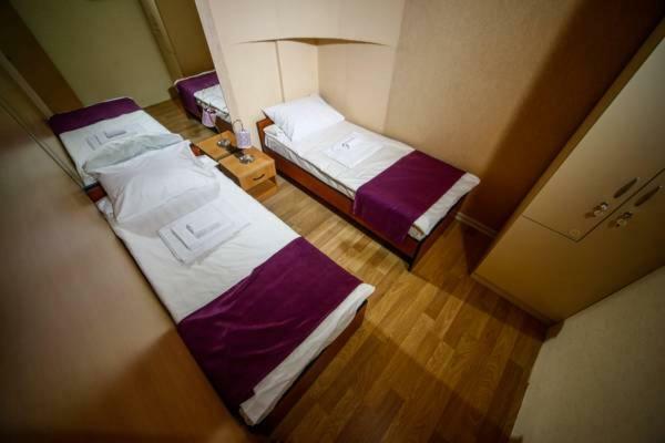 Hostel Inn Hotel&Hostel Баку Екстериор снимка