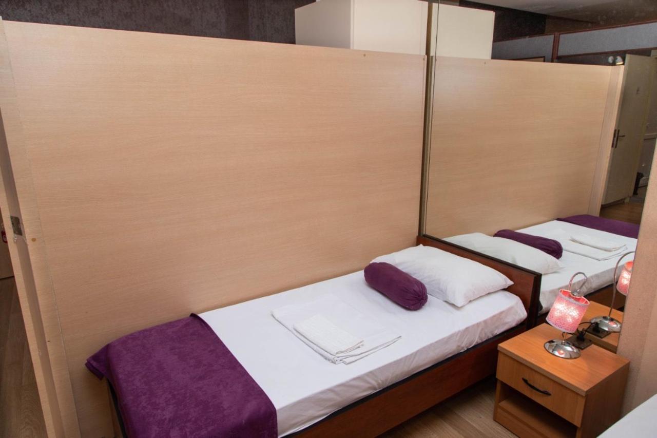Hostel Inn Hotel&Hostel Баку Екстериор снимка